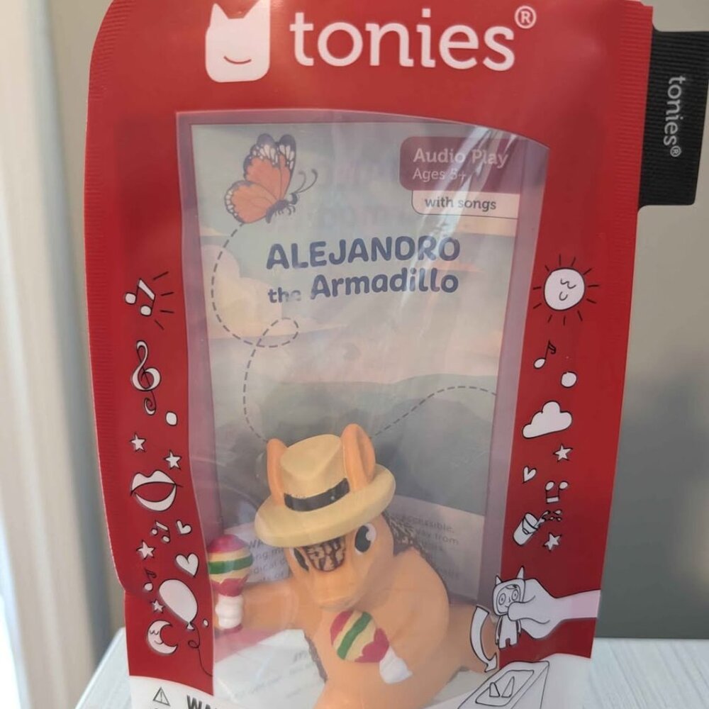 Alejandro the Armadillo Tonie